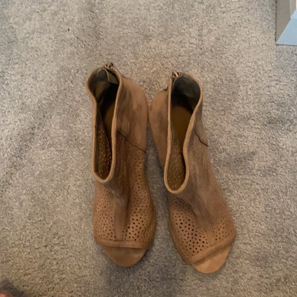 Stuart Weitzman Booties - Picture 2 of 7